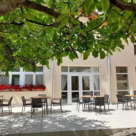 Hotel Platan Székesfehérvár Eksteriør bilde