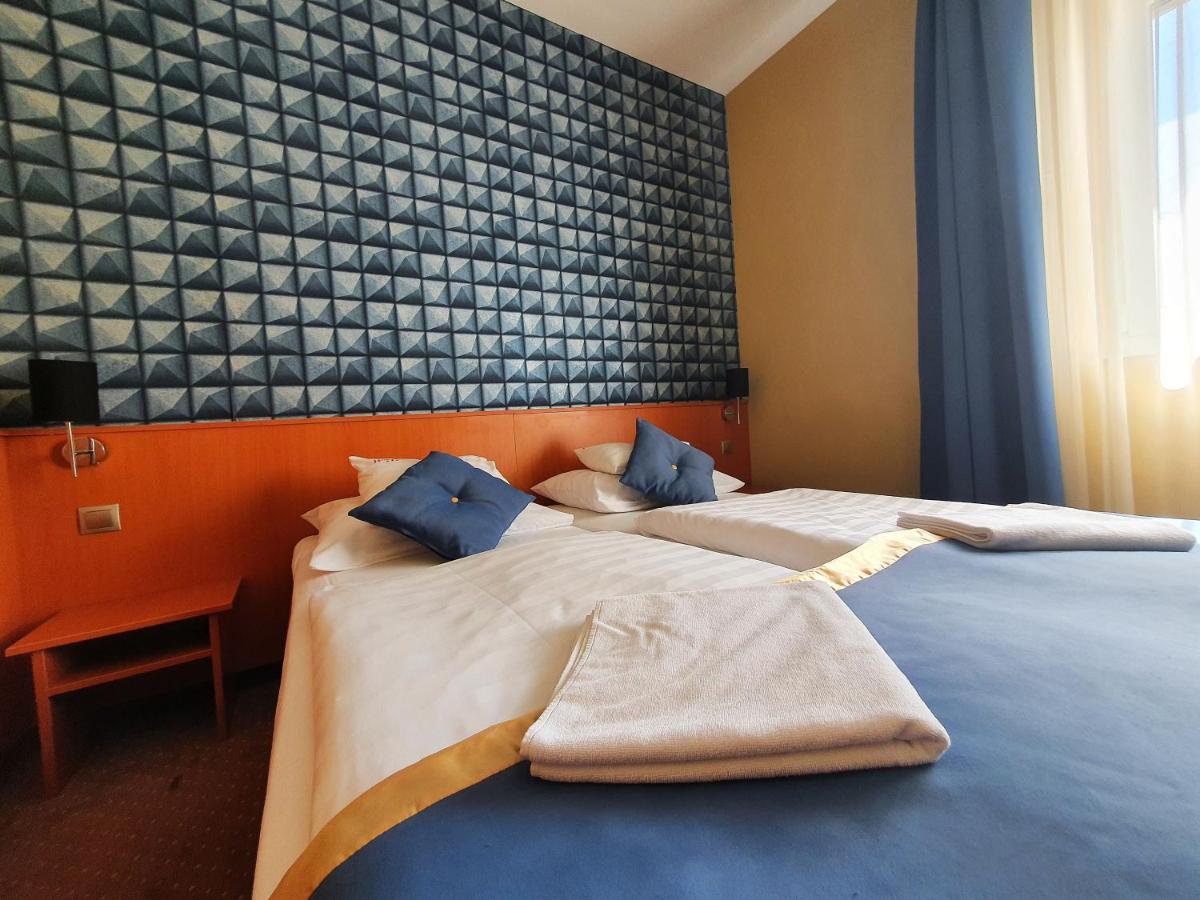 Hotel Platan Székesfehérvár Eksteriør bilde