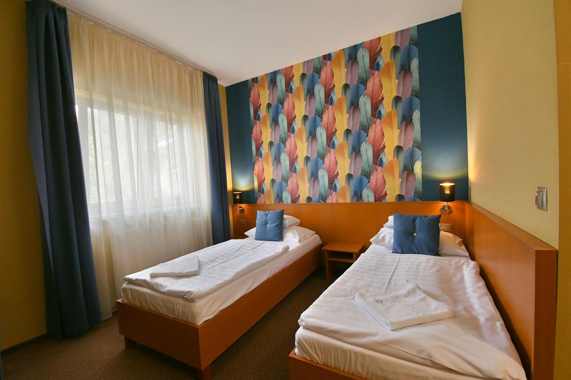 Hotel Platan Székesfehérvár Eksteriør bilde