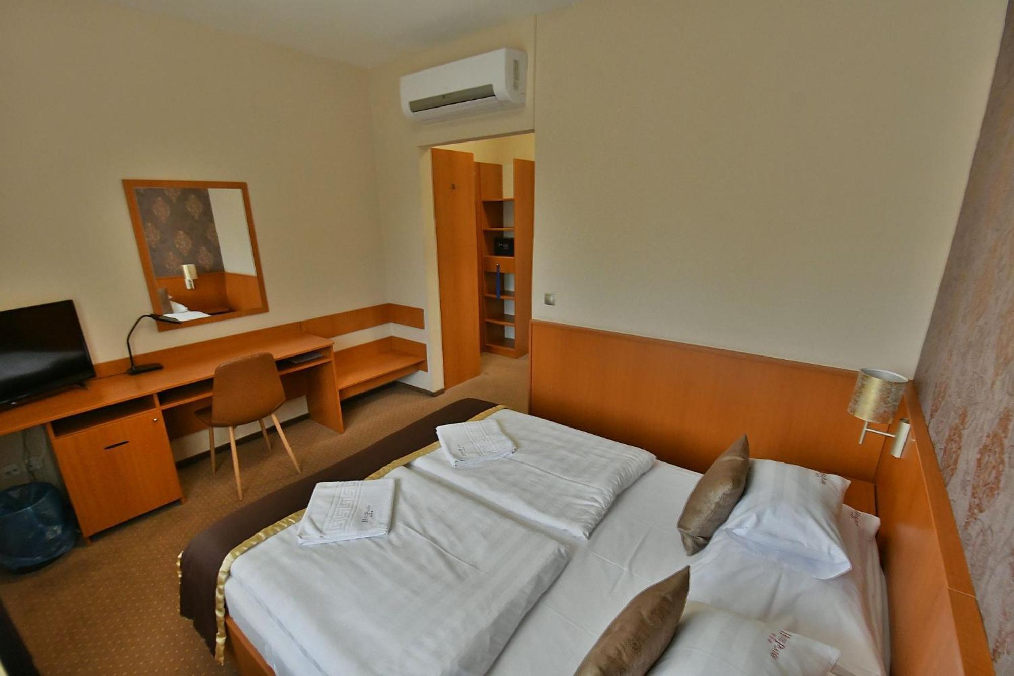 Hotel Platan Székesfehérvár Eksteriør bilde