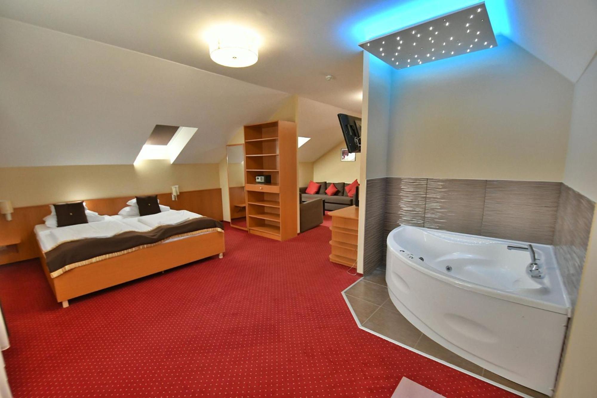 Hotel Platan Székesfehérvár Eksteriør bilde