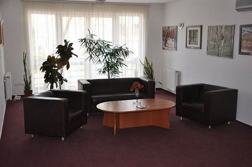 Hotel Platan Székesfehérvár Eksteriør bilde