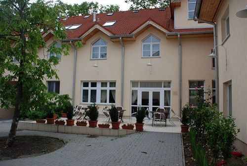 Hotel Platan Székesfehérvár Eksteriør bilde