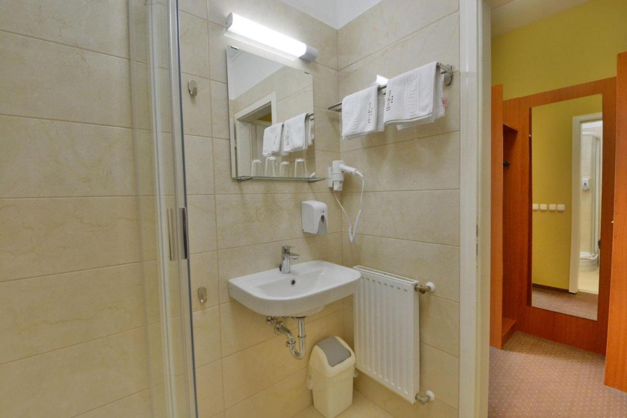 Hotel Platan Székesfehérvár Eksteriør bilde
